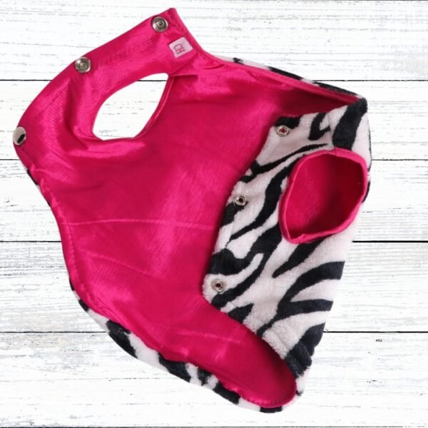 Chaleco Animal Print de Zebra: Elegancia para Perritas a la Moda